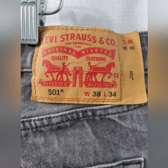 Levi's 501 Men's Gray Vintage Button Fly Jeans Size 38 - Picture 4 of 14